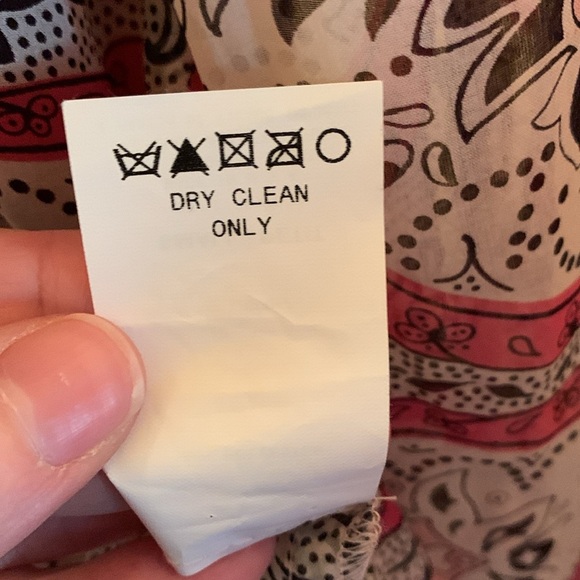 Allen B. by Allen Schwartz Raspberry and Black Patterned Top NWOT - Picture 13 of 14